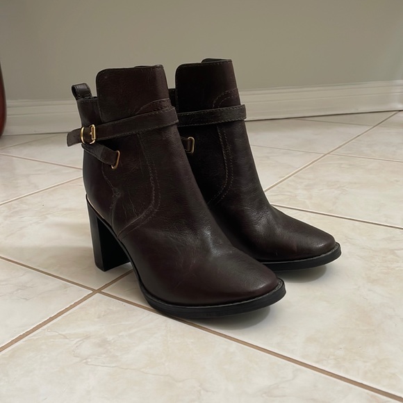 NWOB Tory Burch Kayden Booties in chocolate Brown - Picture 2 of 11